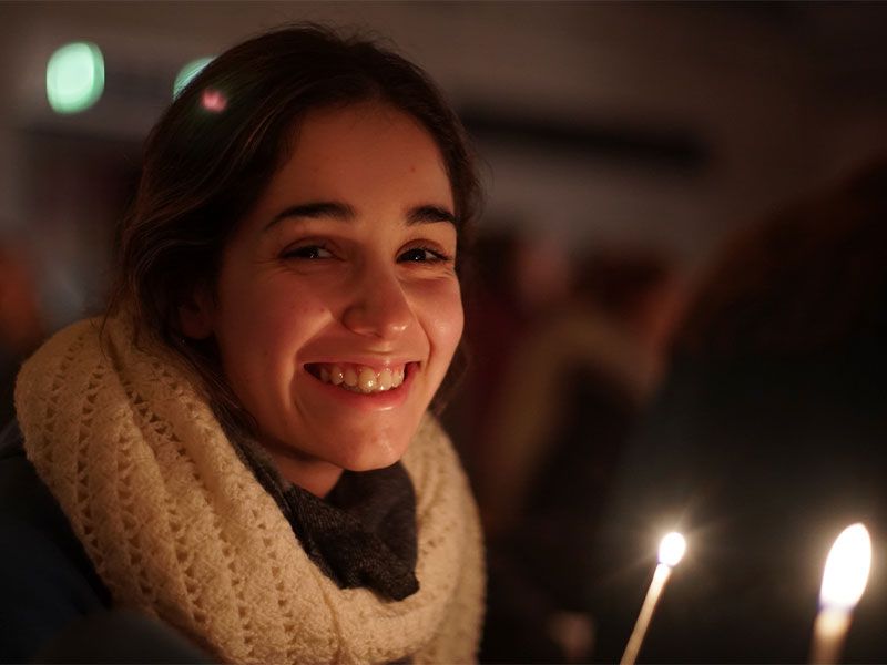 Mujeres, alegría, felicidad, vela