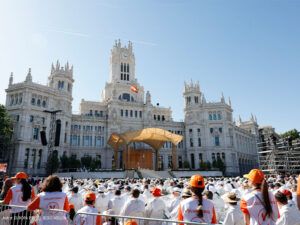 Celebración de la Eucaristía presidida por León XIV en Cibeles durante la visita del Papa a España